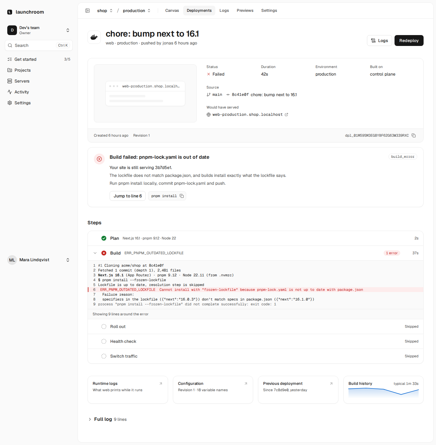 Failed deployment 'chore: bump next to 16.1': a card explains the build failed because pnpm-lock.yaml is out of date, the site still serves the previous commit, and the build step shows the log excerpt with the ERR_PNPM_OUTDATED_LOCKFILE line highlighted.